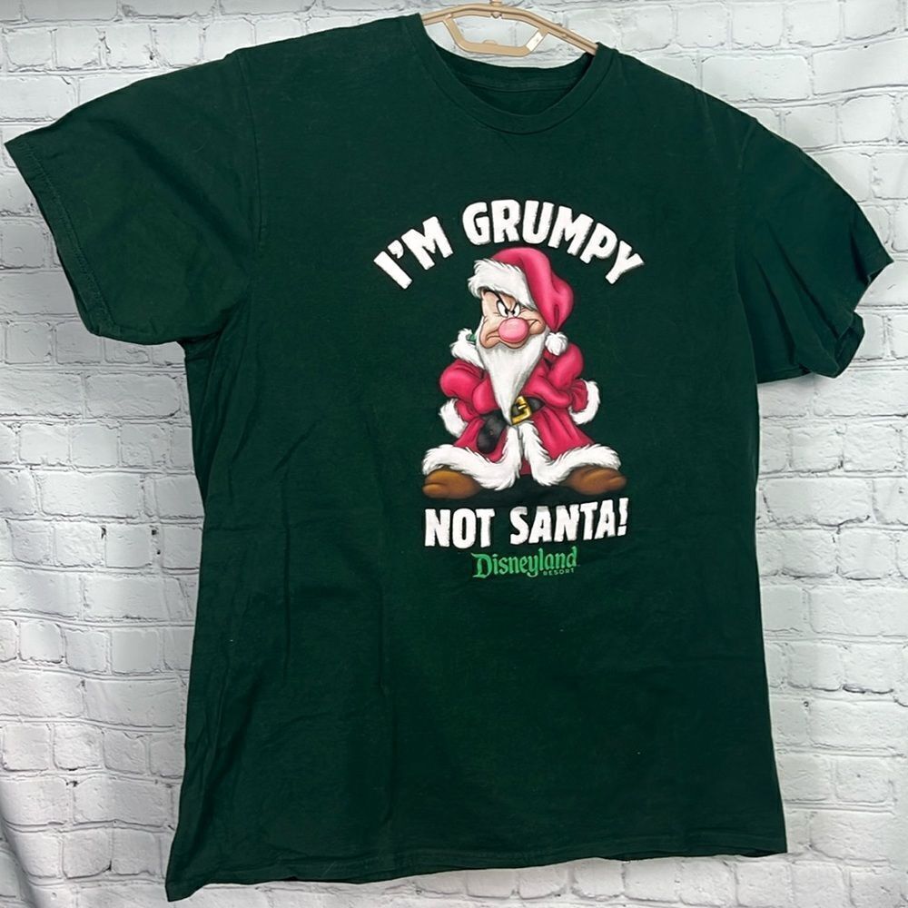 Disney I’m Grumpy not Santa! unisex Christmas T-shirt size Large EUC Dwarves